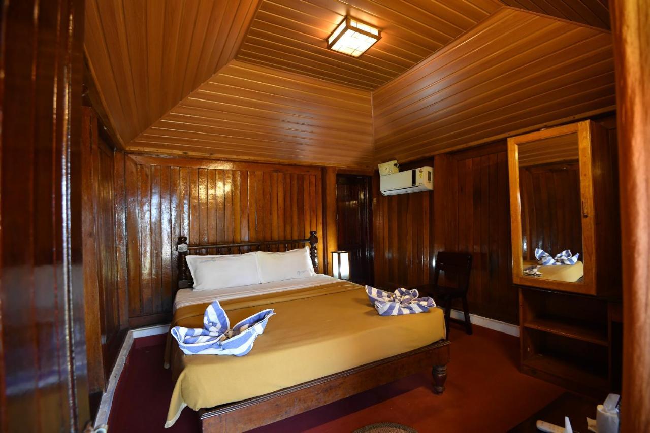 Blue Water Beach Resort Varkala Exterior photo