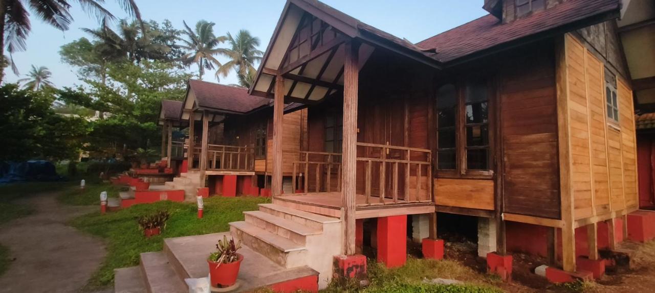 Blue Water Beach Resort Varkala Exterior photo