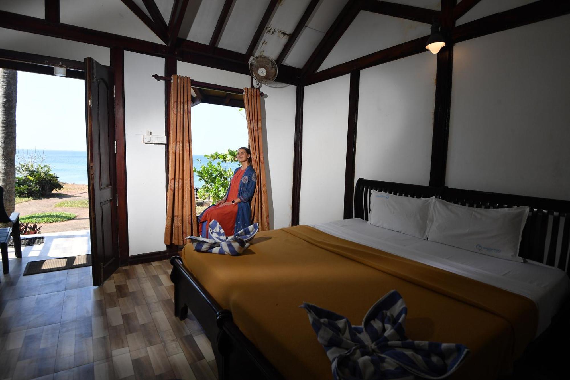Blue Water Beach Resort Varkala Exterior photo